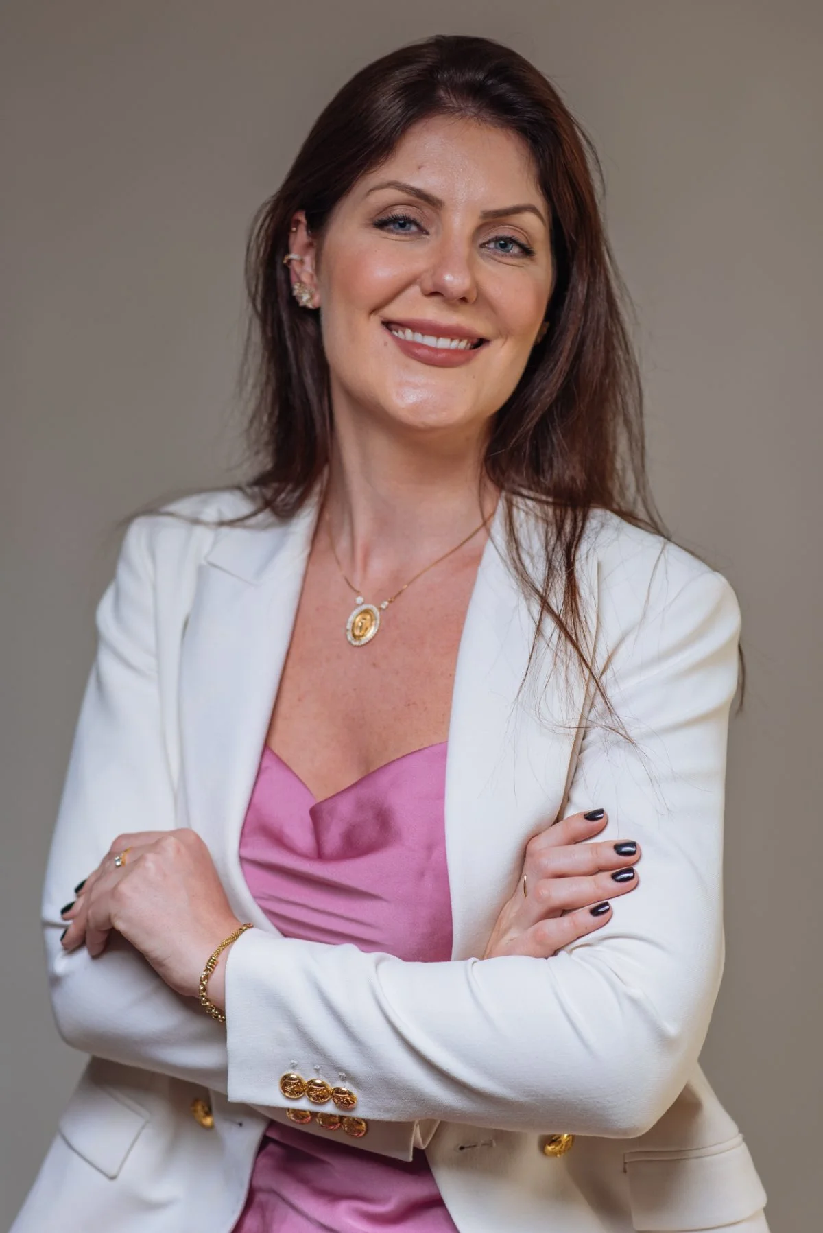 Dra. Kelly Jaqueline Neisse em retrato institucional